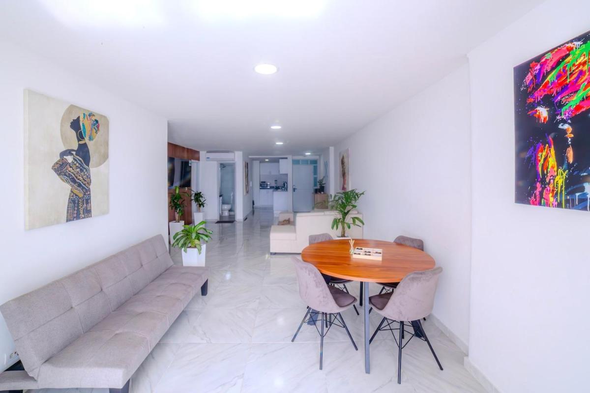 Spacious Beachfront Cartagena